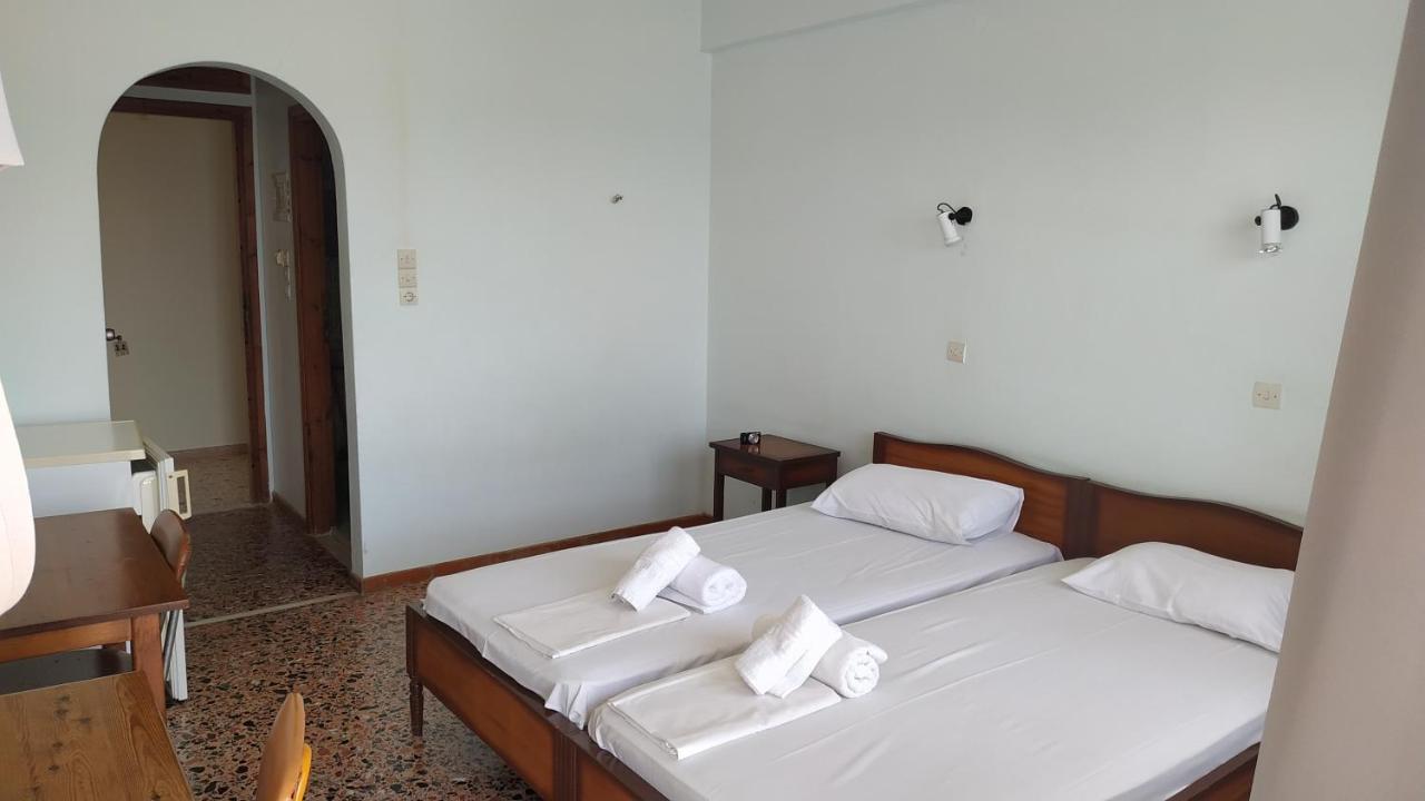 Poulea Rooms Kalamata Exteriör bild